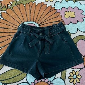 American Eagle Mom Short